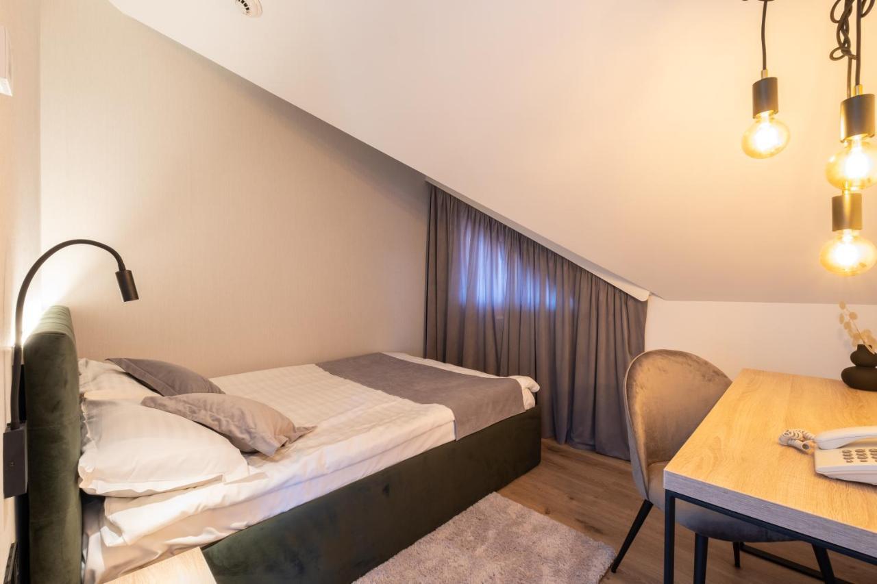 Pensiunea Casa Georgia Comanesti  Exteriör bild
