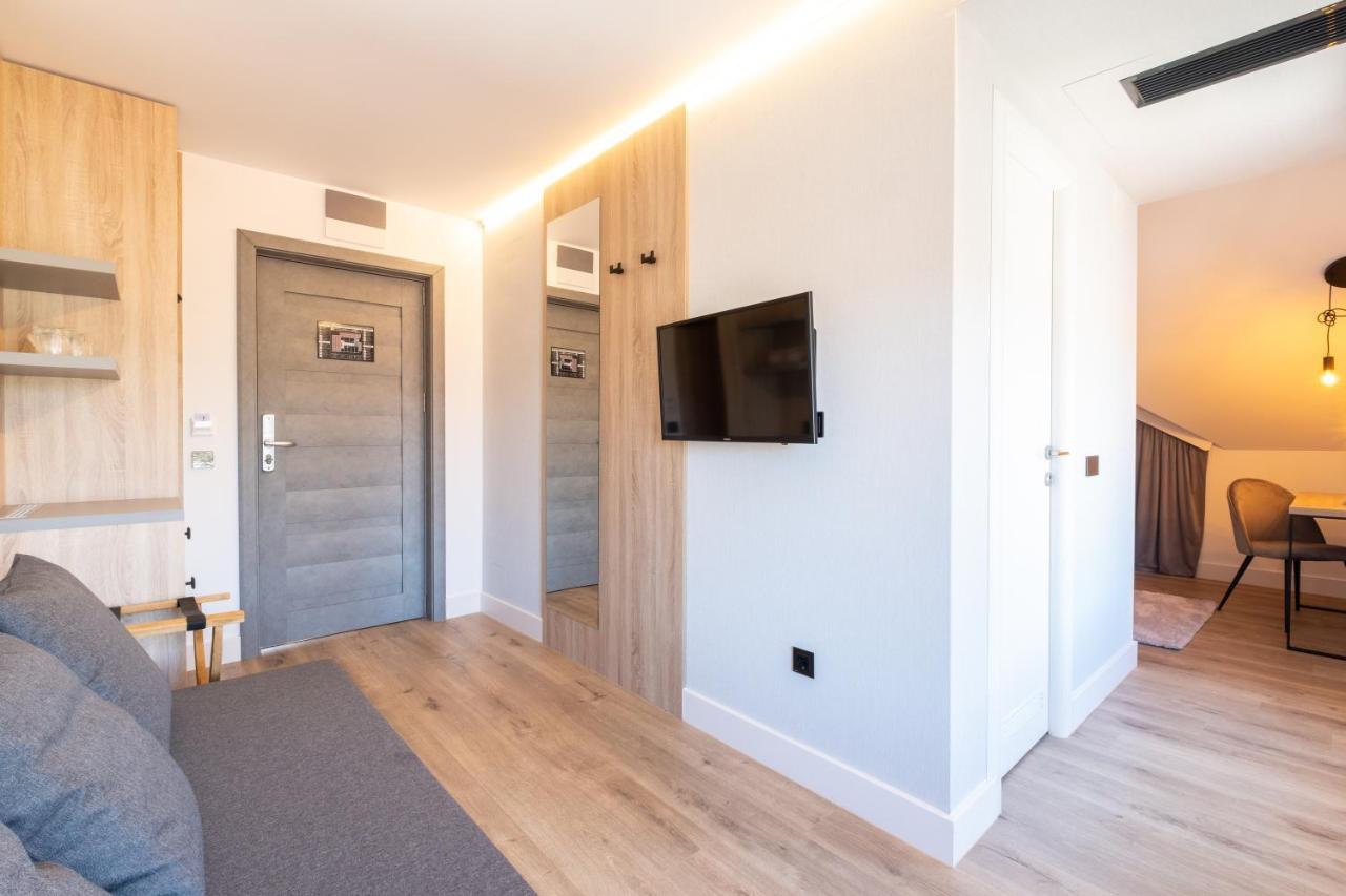 Pensiunea Casa Georgia Comanesti  Exteriör bild
