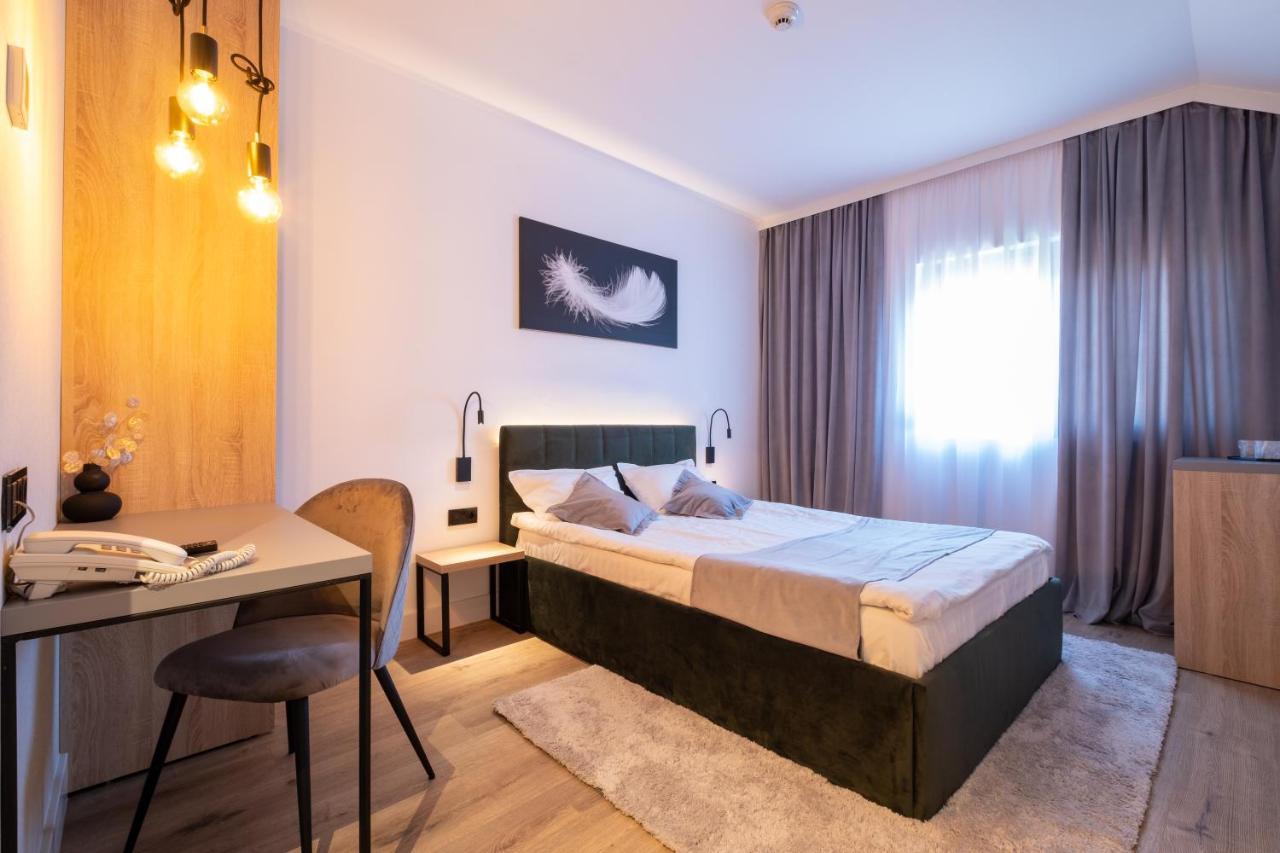 Pensiunea Casa Georgia Comanesti  Exteriör bild